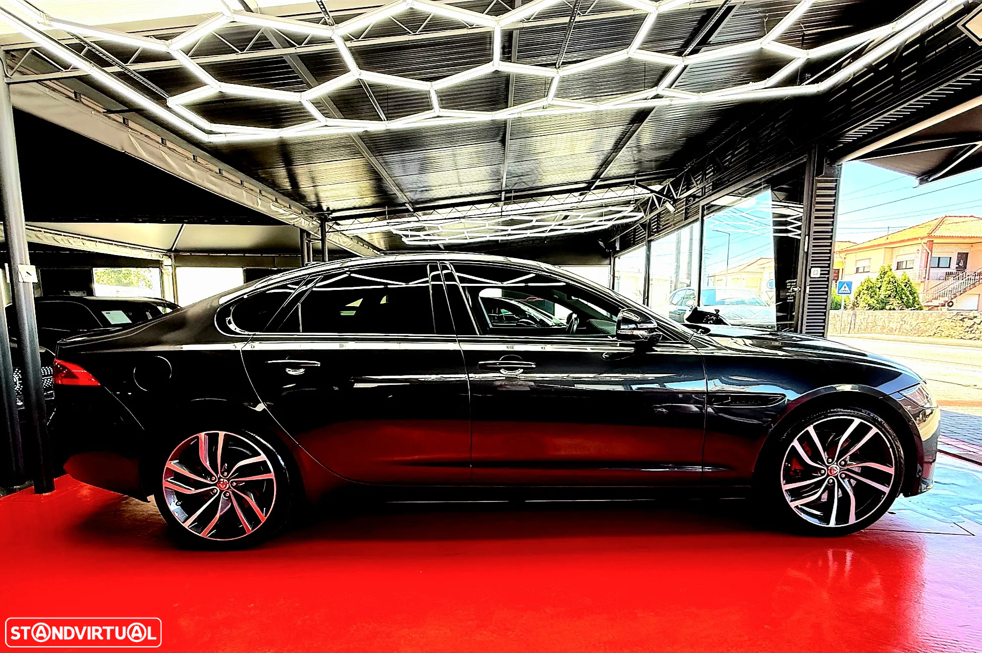 Jaguar XF 3.0 TDV6 300 Sport - 5