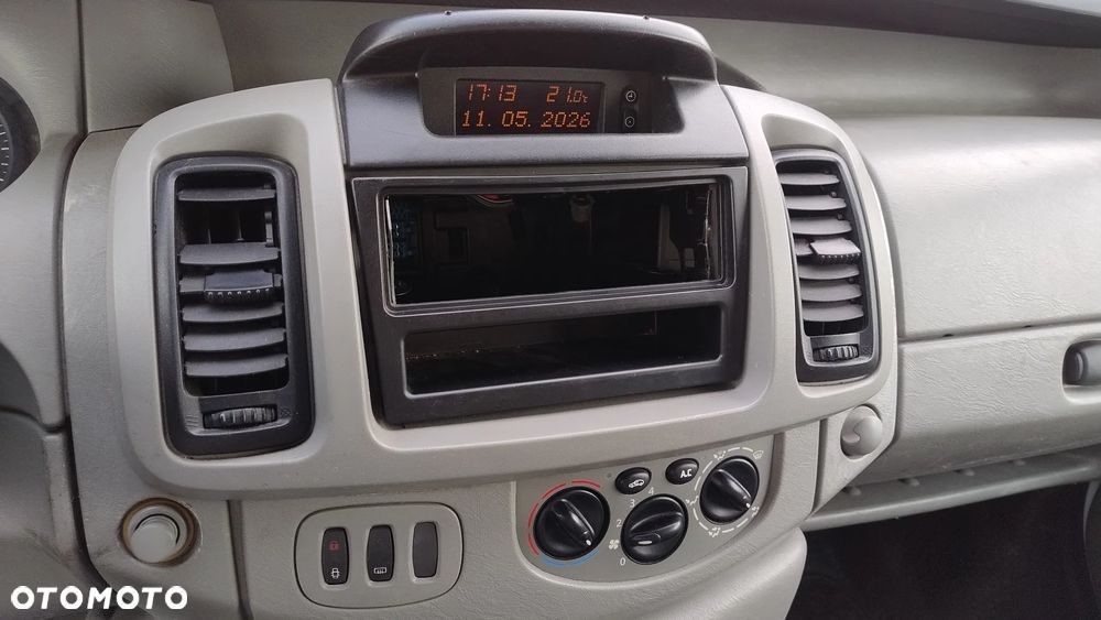 Opel Vivaro - 8