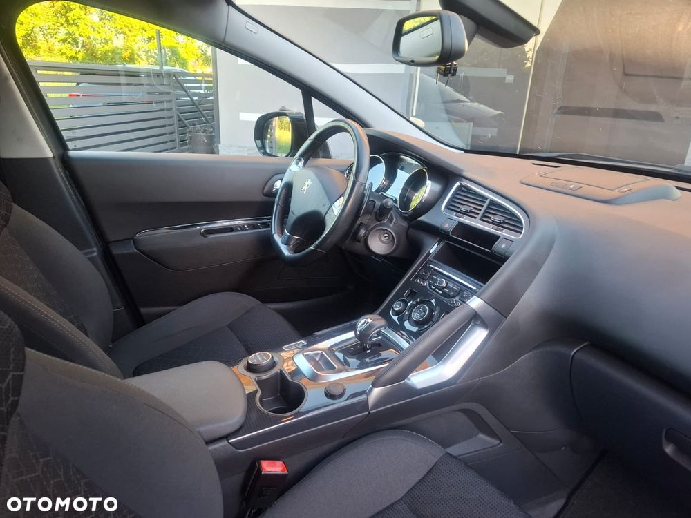Peugeot 3008 2.0 HDi HYbrid4 - 5