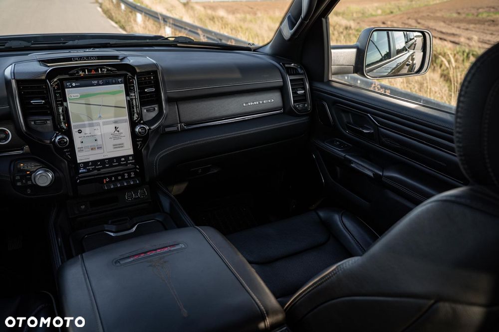 RAM 1500 Crew Cab Shortbed Limited - 11