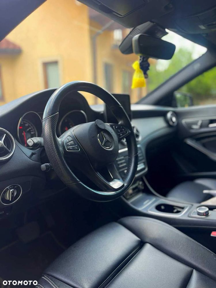 Mercedes-Benz CLA - 4