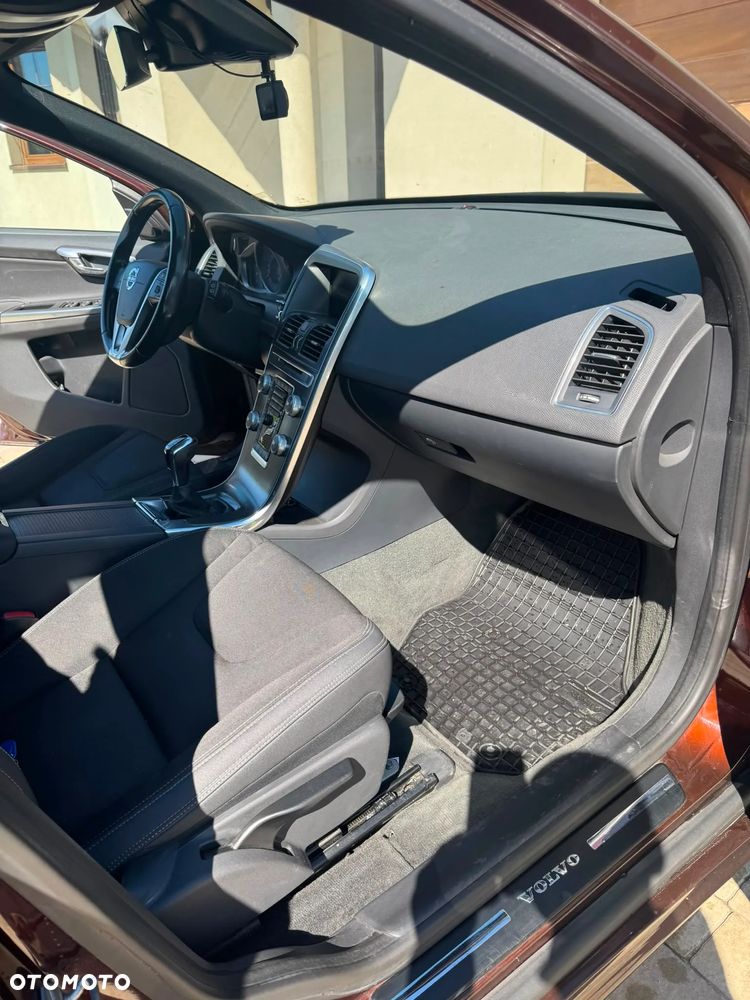 Volvo XC 60 D4 Momentum - 6