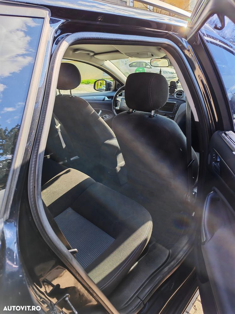 Ford Mondeo 2.0 TDCi Ambiente - 9