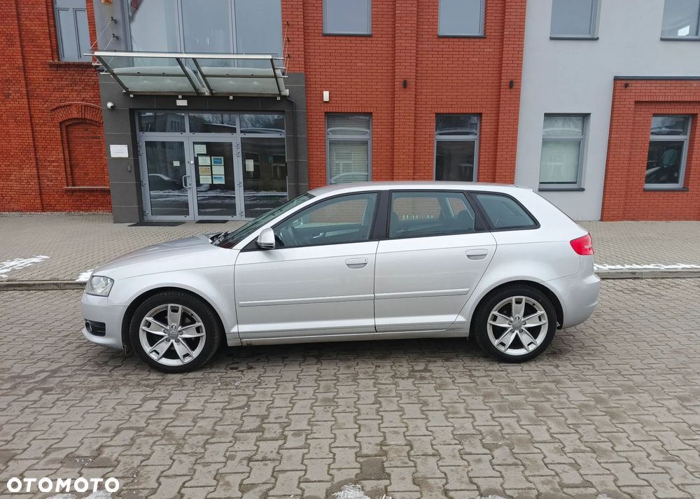 Audi A3 Sportback 1.6 TDI DPF Attraction - 5