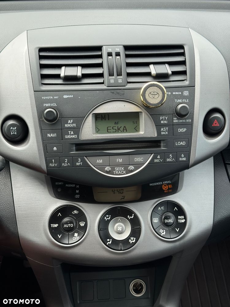 Toyota RAV4 2.2 D-CAT 4x4 Executive - 8