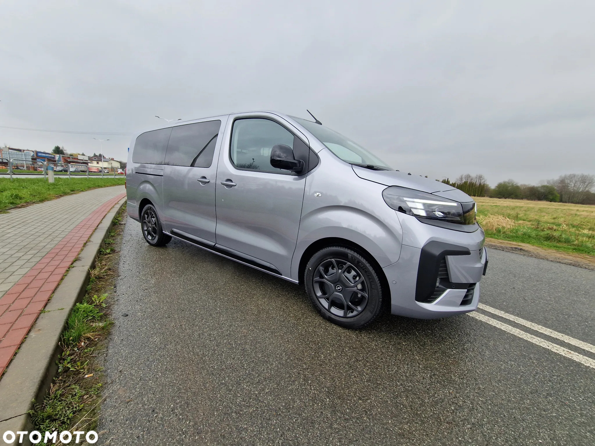 Opel Vivaro - 11