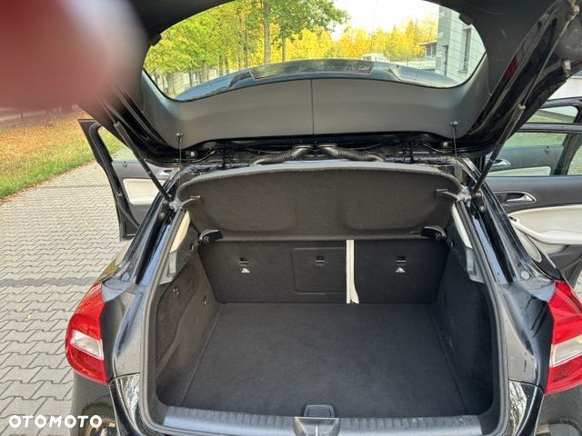 Mercedes-Benz GLA - 6