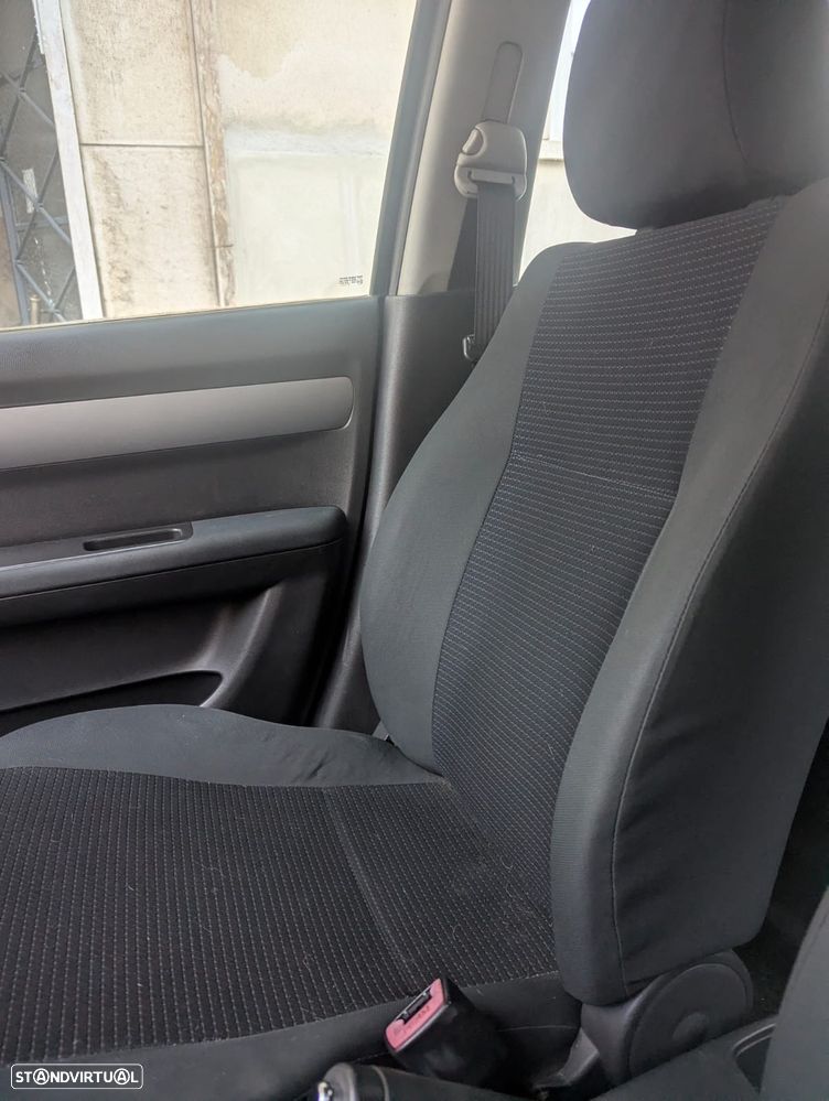 Suzuki Swift 1.3 16V GL - 7