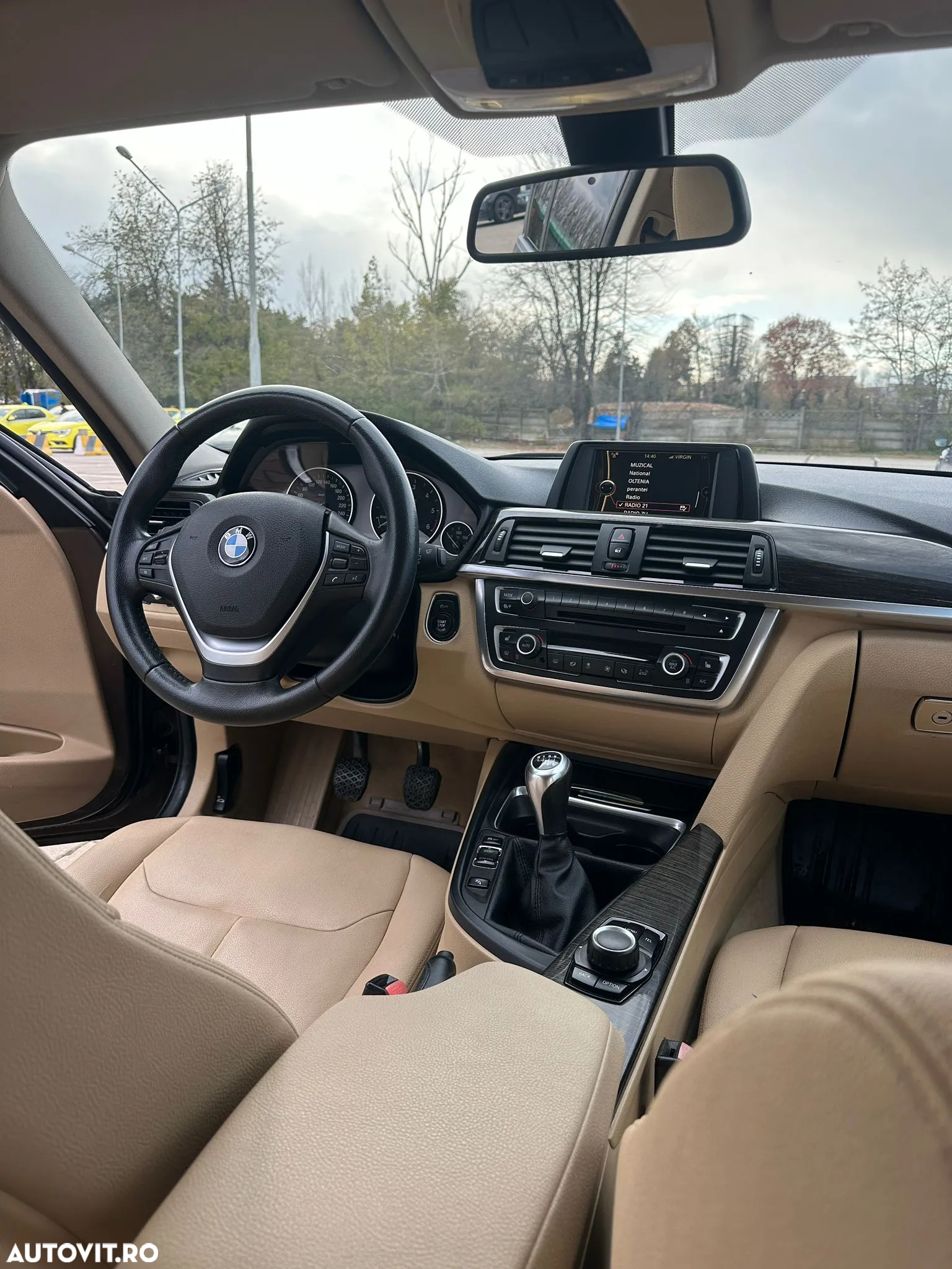 BMW Seria 3 318d xDrive - 12