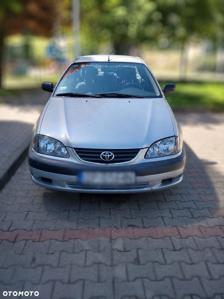 Toyota Avensis - 1