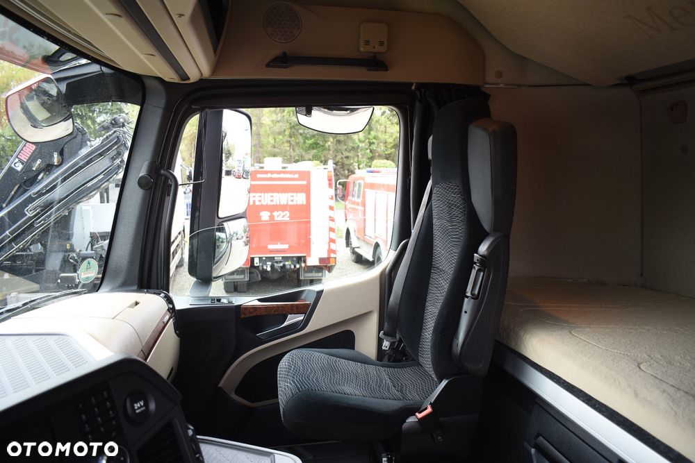 Mercedes-Benz Actros - 9