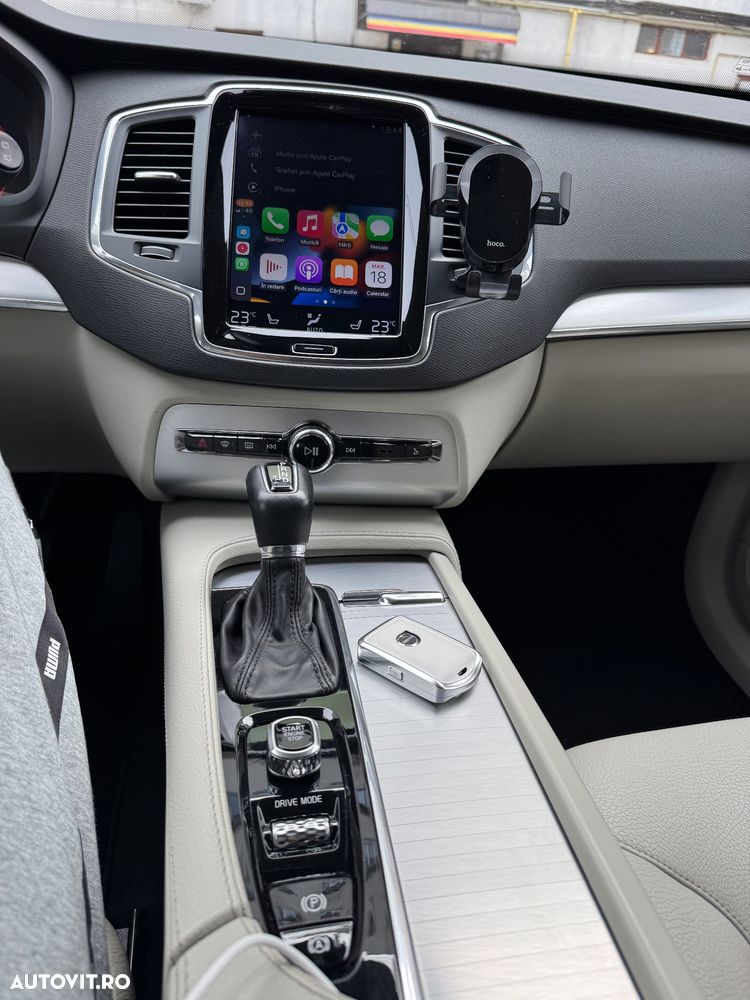 Volvo XC 90 D5 AWD Geartronic Momentum - 23