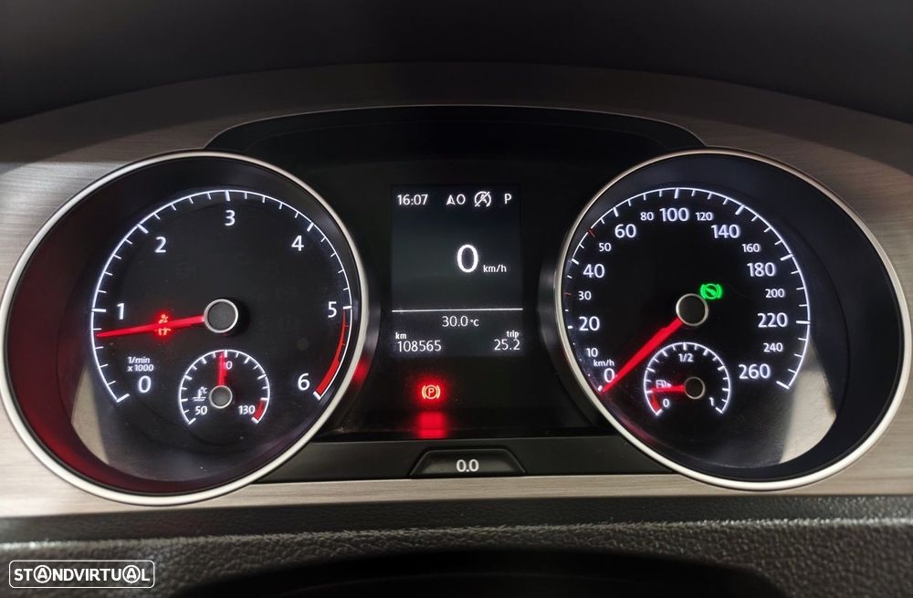 VW Golf Variant 1.6 TDi Sportline DSG - 20