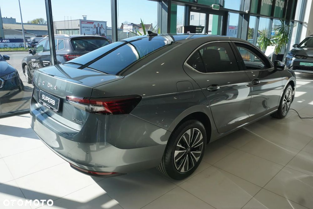 Skoda Superb 1.5 TSI mHEV Drive DSG - 5