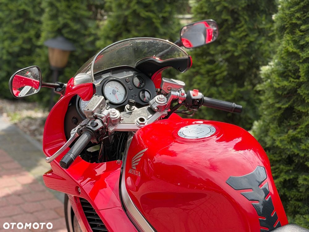 Honda VFR - 15