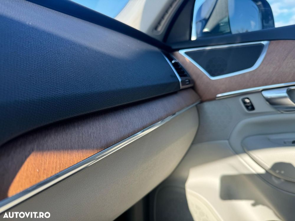 Volvo XC 90 B5 D AWD Geartronic Momentum Pro - 23