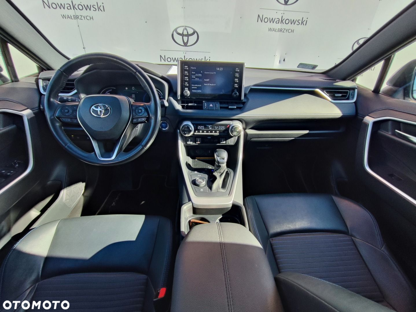 Toyota RAV4 - 10