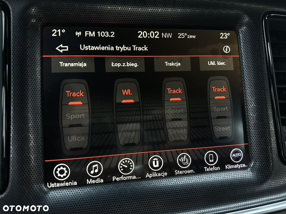 Dodge Challenger - 15