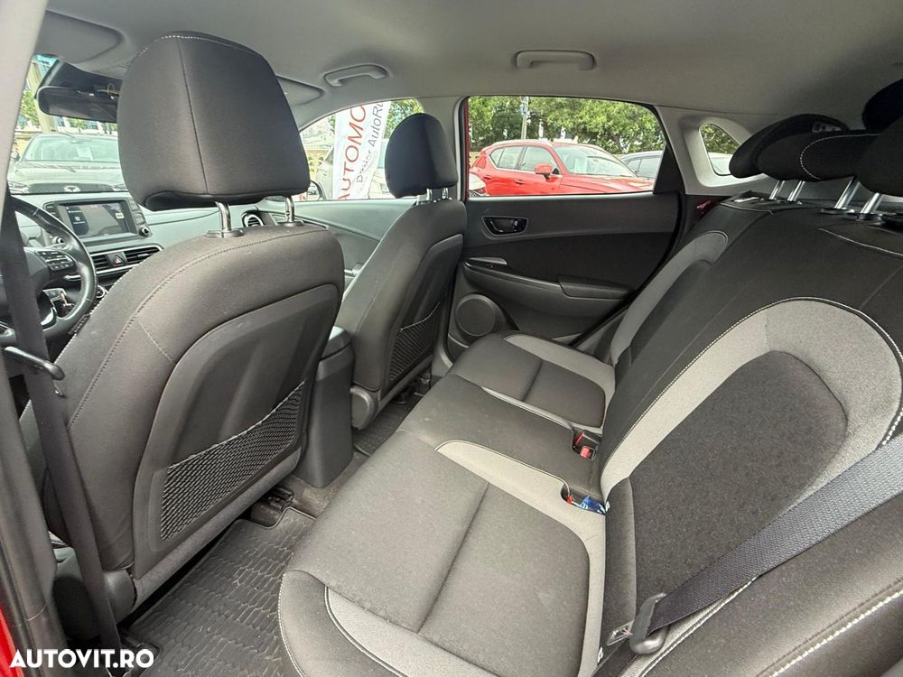 Hyundai KONA - 10