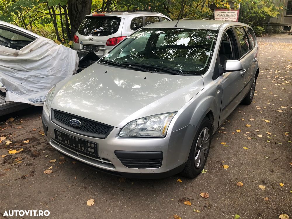 Dezmembrez Ford Focus 2006 gri argintiu 1,6 TDCI break - 4