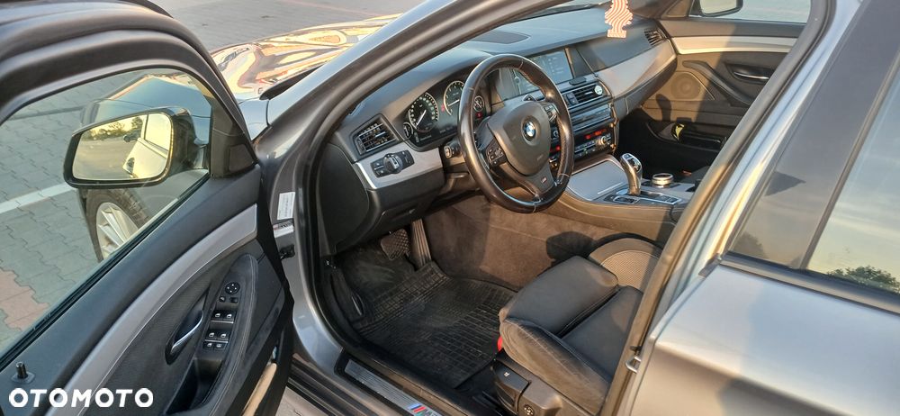 BMW Seria 5 528i xDrive - 11
