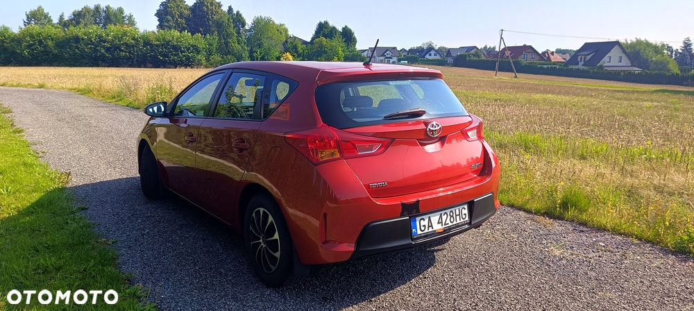Toyota Auris 1.33 VVT-i Premium - 4