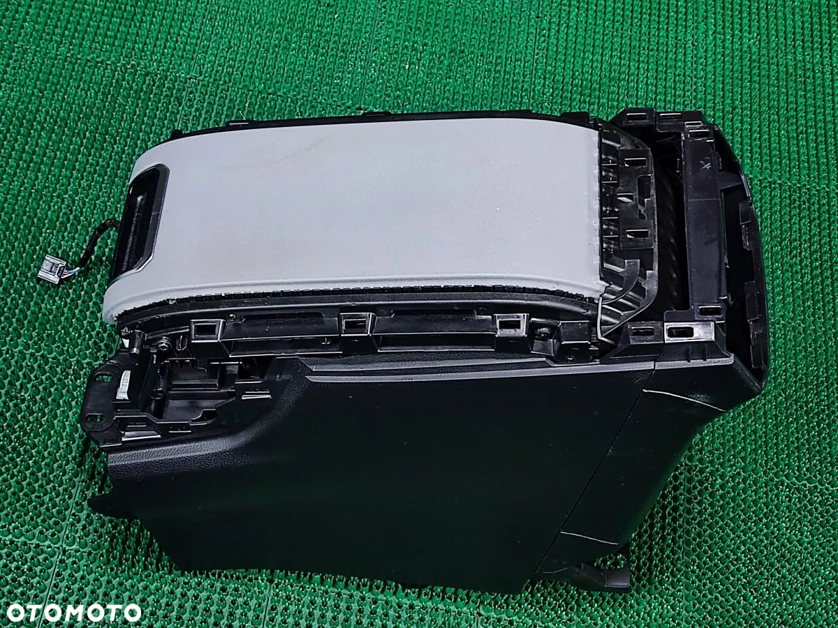 TOYOTA HIGHLANDER 20-24r Podłokietnik Ładowarka Indukcyjna Indukcja - 3