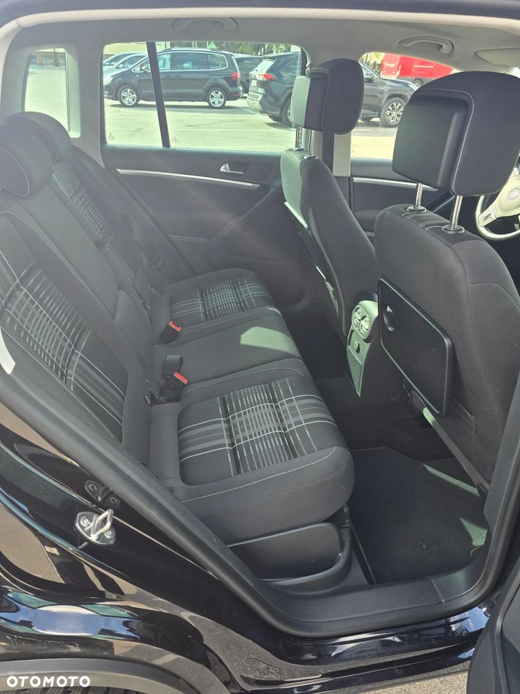 Volkswagen Tiguan 2.0 TDI SCR 4MOTION BlueMotion Technology DSG Lounge Track & Style - 11