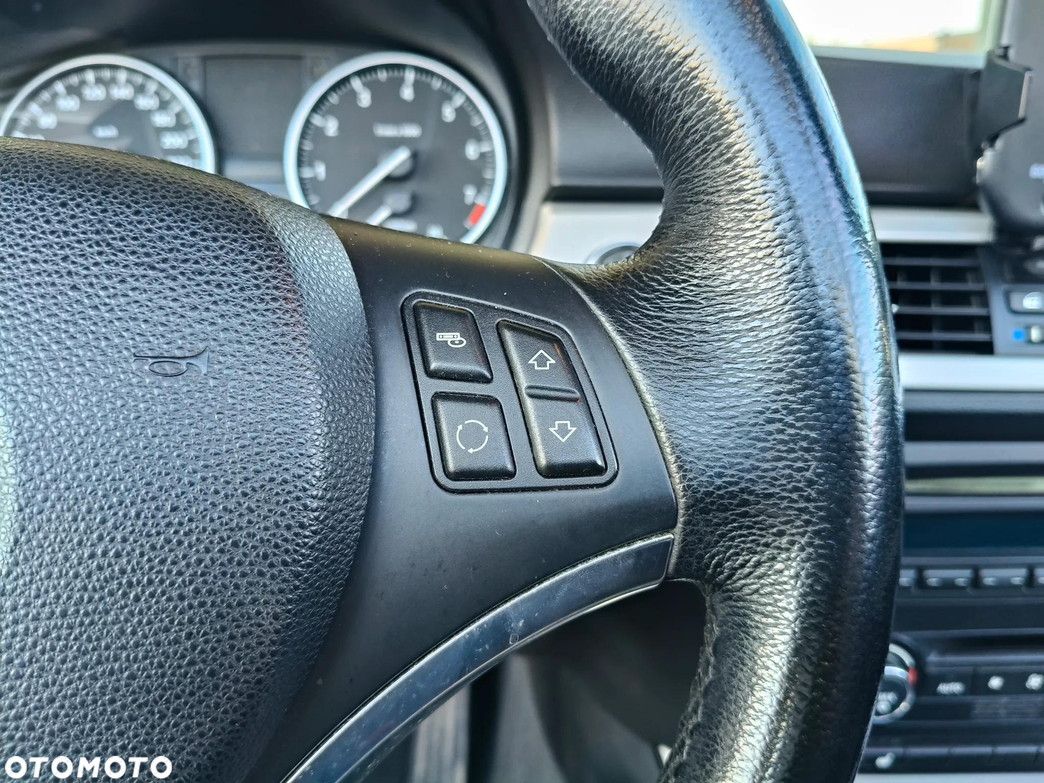 BMW Seria 3 320i - 22