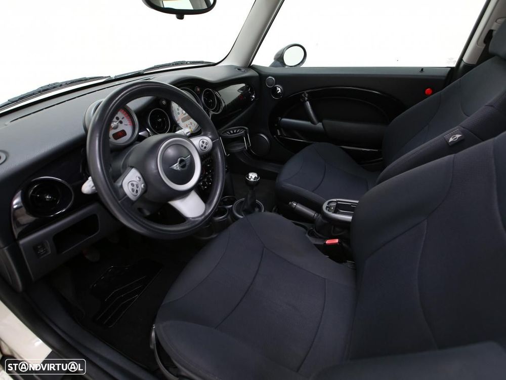 MINI 3 Portas One 1.4 D - 6