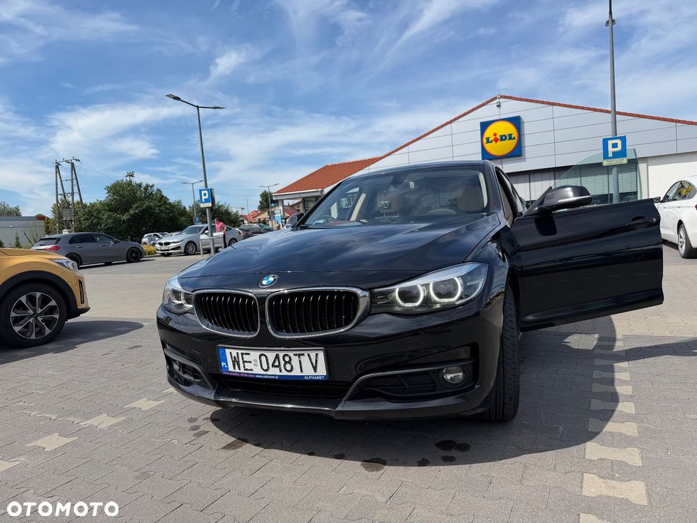BMW Seria 3 318d Sport Line - 10