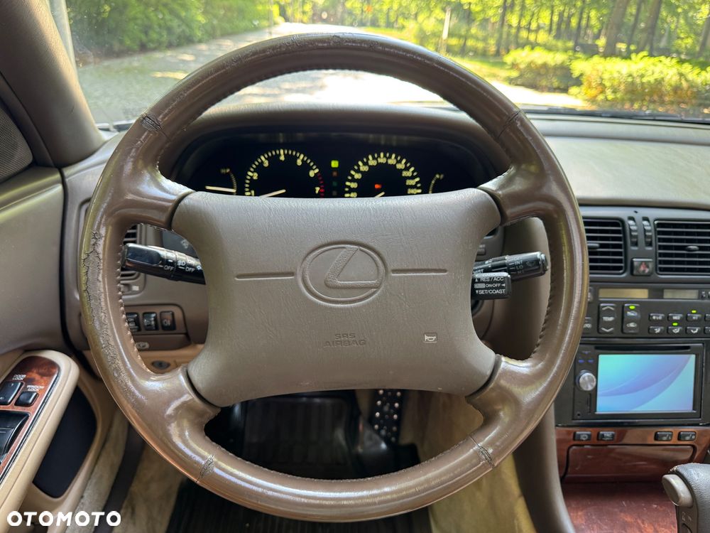 Lexus LS - 36