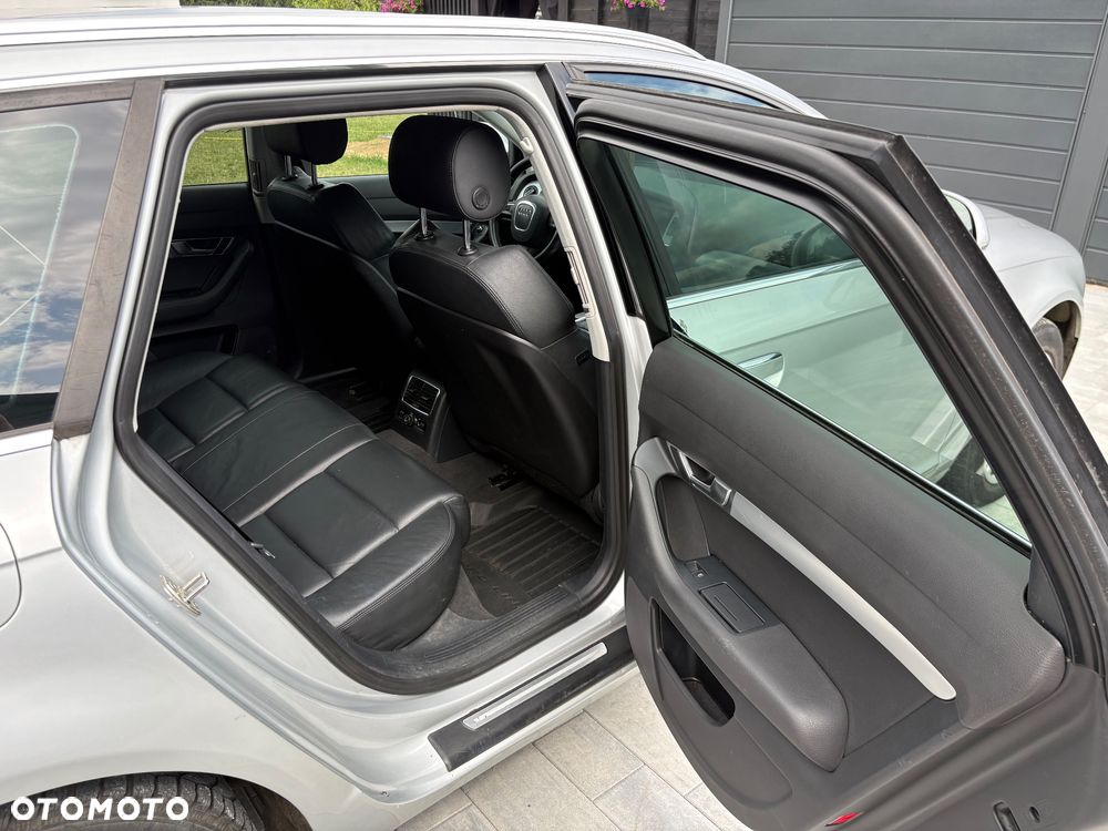 Audi A6 Avant 2.7 TDI DPF quattro tiptronic - 14