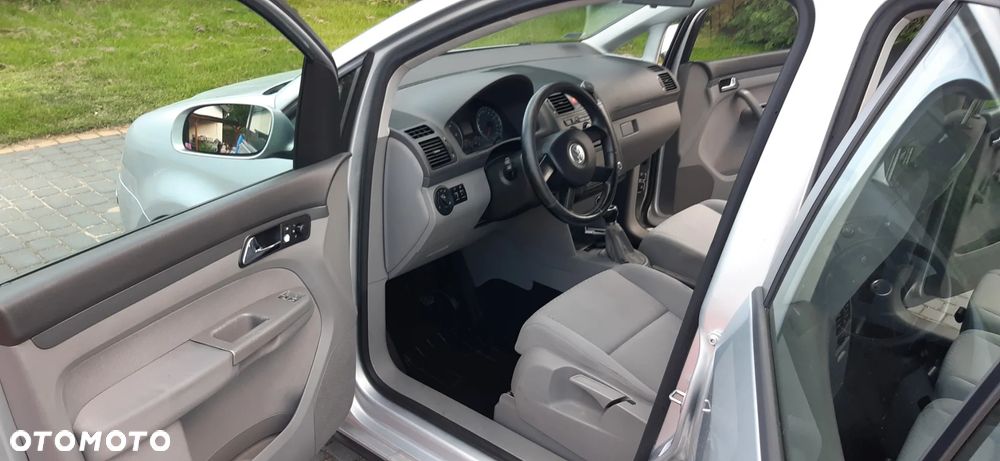 Volkswagen Touran 1.9 TDI Conceptline - 8