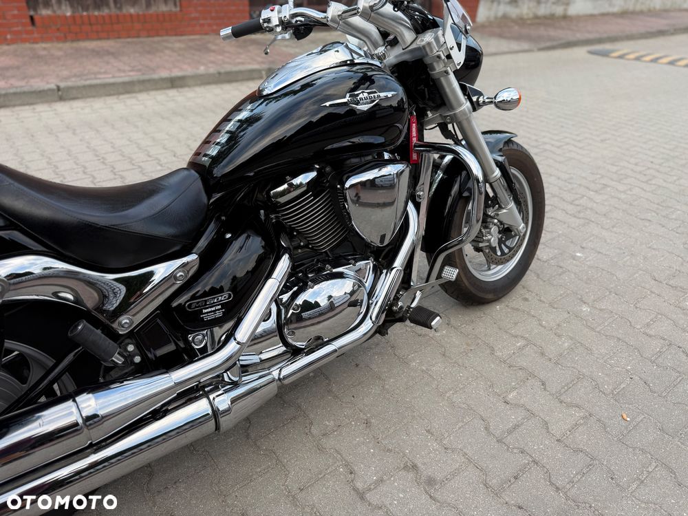 Suzuki Intruder - 12