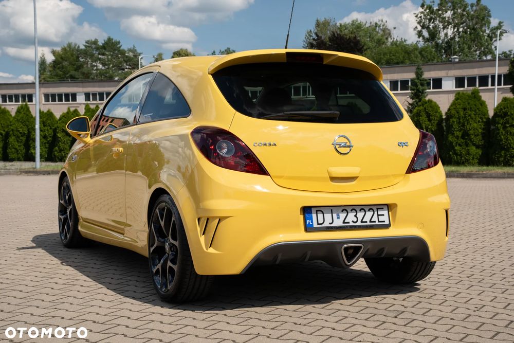 Opel Corsa 1.6 Turbo OPC - 3