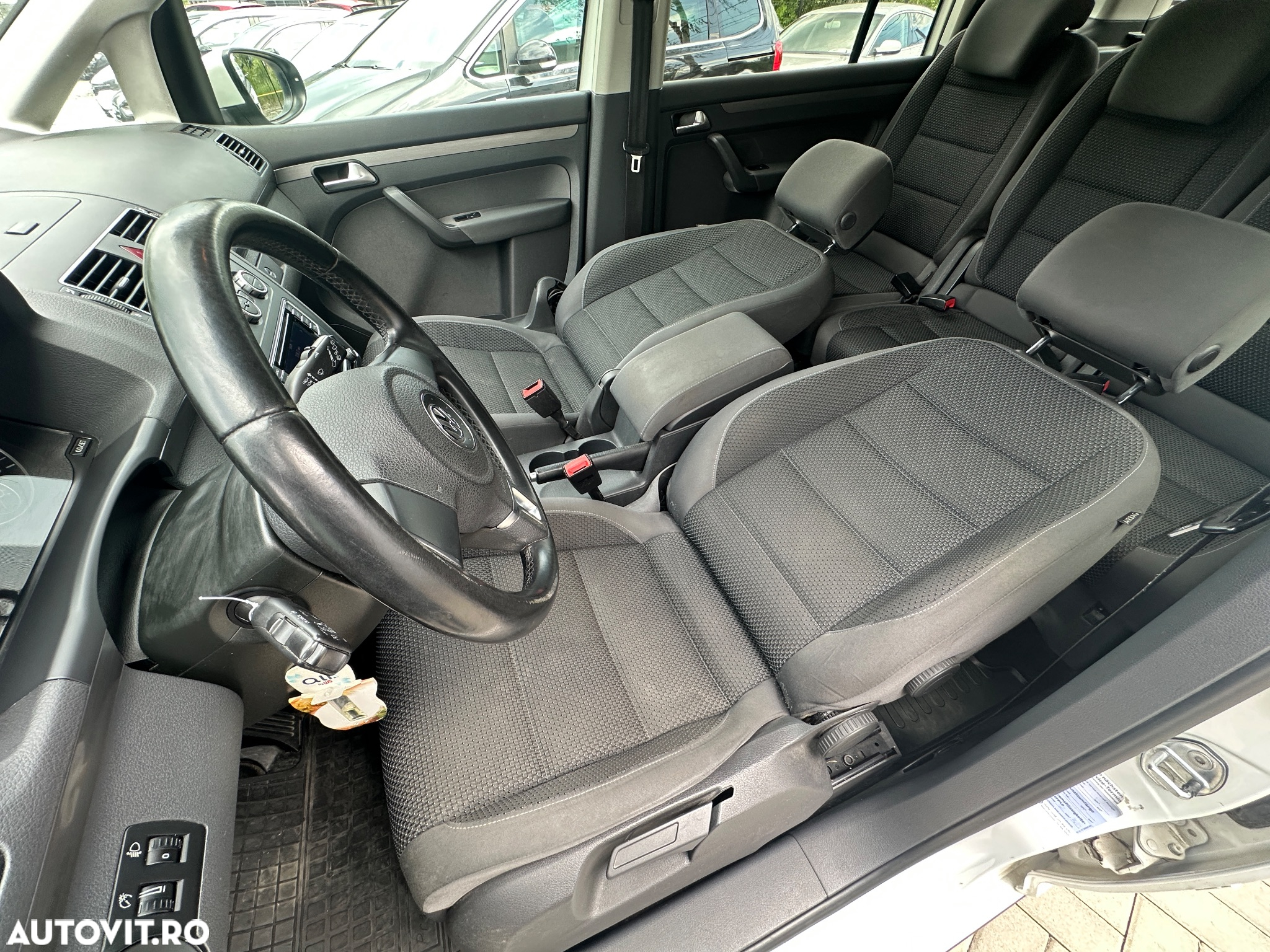Volkswagen Touran 2.0 TDI BlueMotion Technology Comfortline - 21