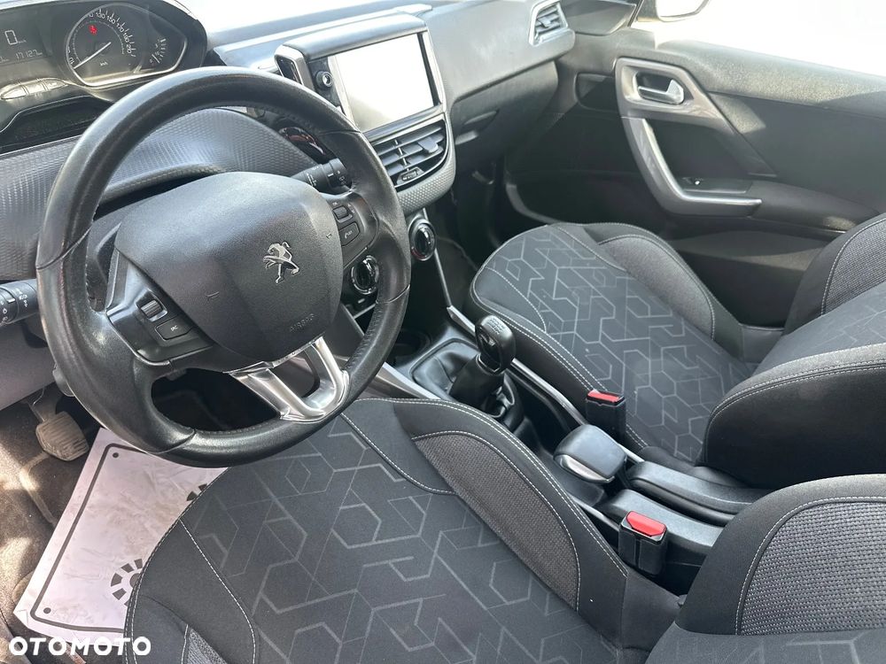Peugeot 2008 1.6 BlueHDi Style - 17