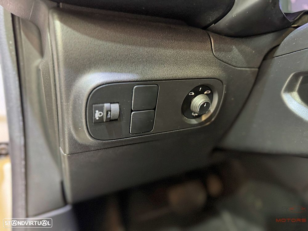 Citroën C3 1.2 PureTech Feel EAT6 - 19