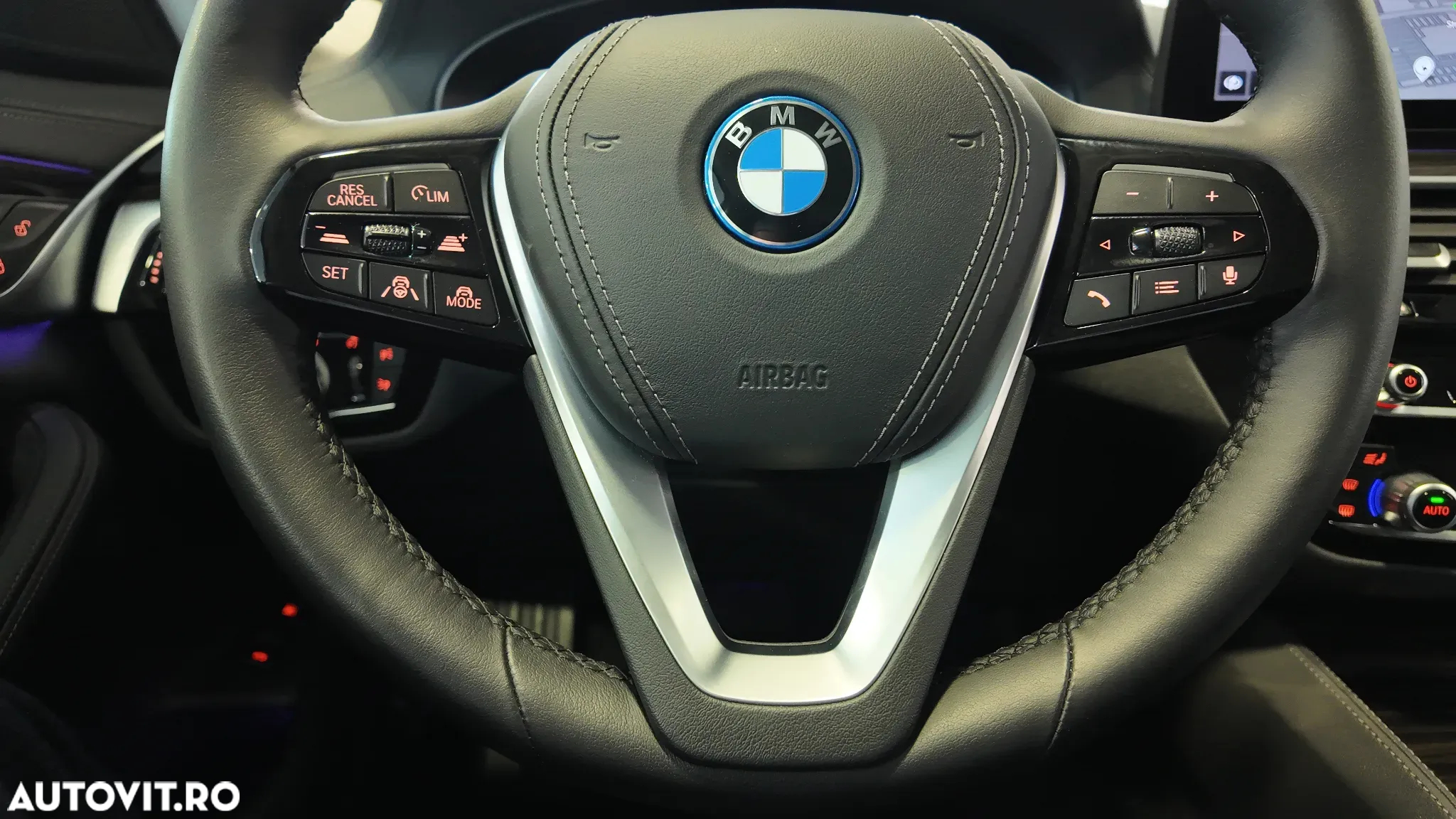 BMW Seria 5 530e xDrive Aut. Luxury Line - 24