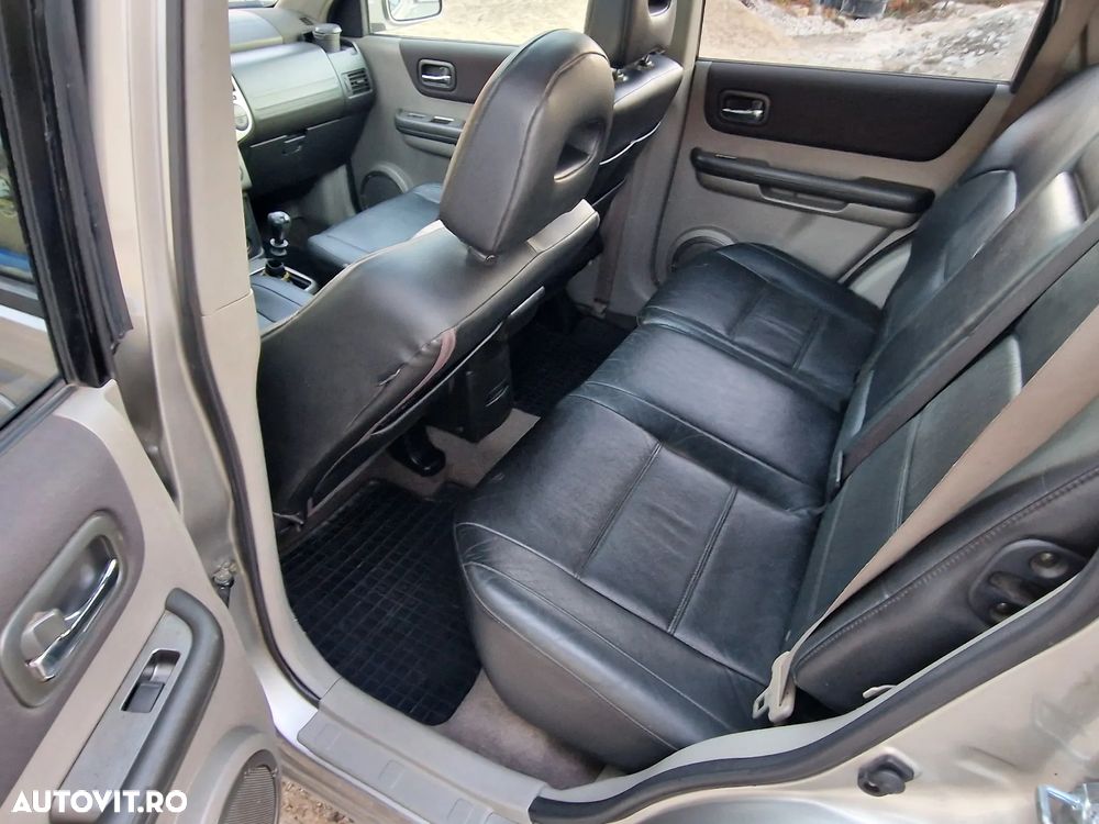 Nissan X-Trail 2.2 dCi 4x4 DPF Elegance - 9
