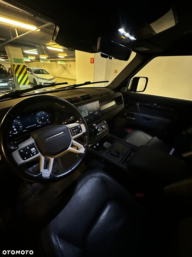 Land Rover Defender - 10