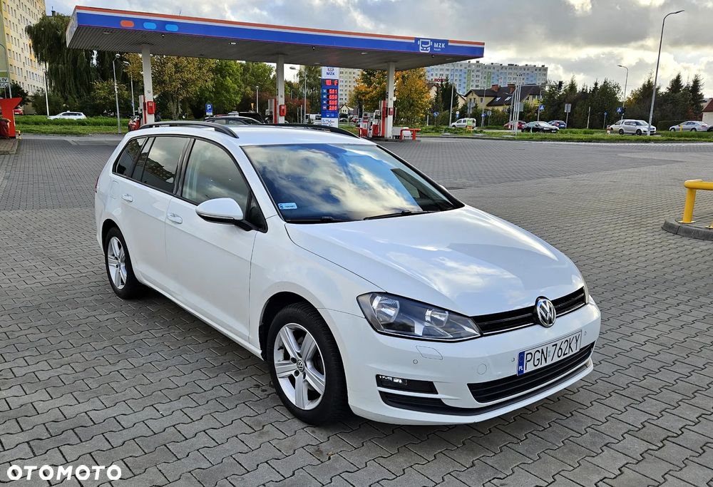 Volkswagen Golf - 1