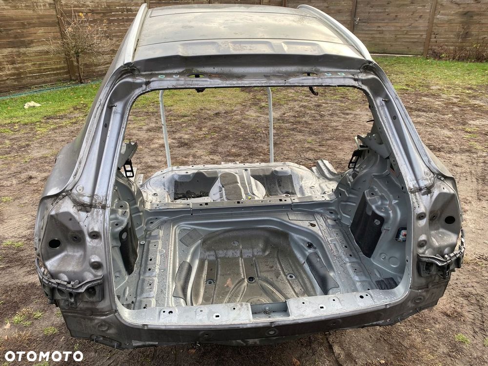 MERCEDES gla 156 tyl z dachem panorama cwiartka kolor 787 igla - 6