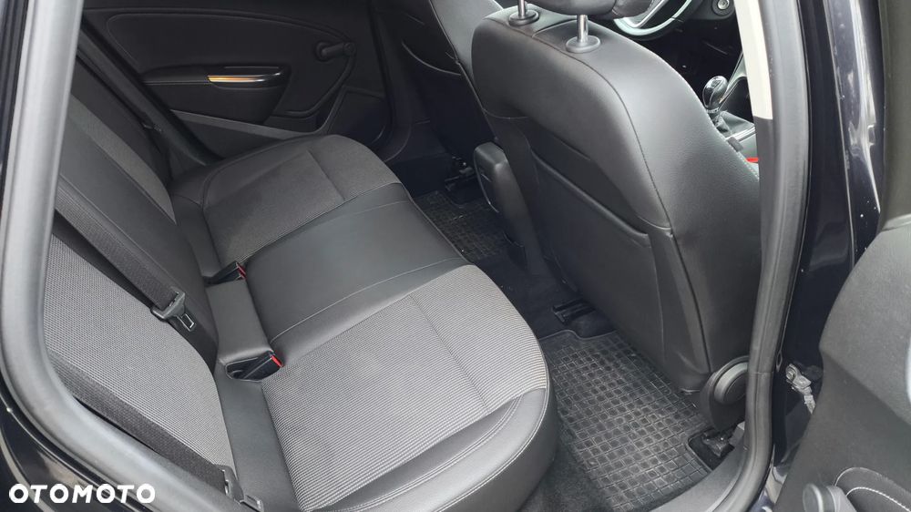 Opel Astra 1.6 Turbo Innovation - 16