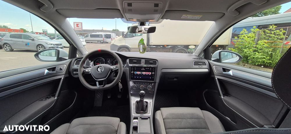 Volkswagen Golf - 14