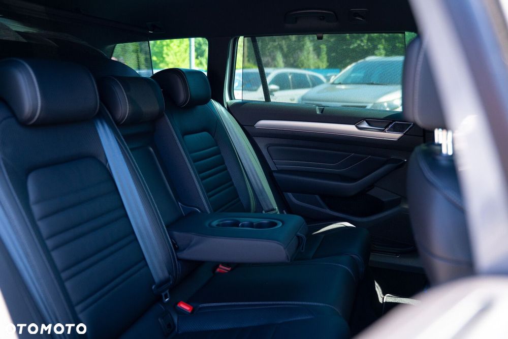 Volkswagen Passat 2.0 TSI 4Mot R-Line Edition DSG - 14