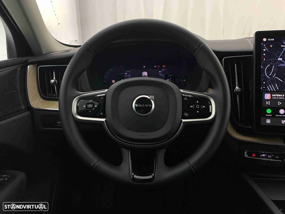 Volvo XC 60 2.0 T6 PHEV Plus Dark AWD - 8