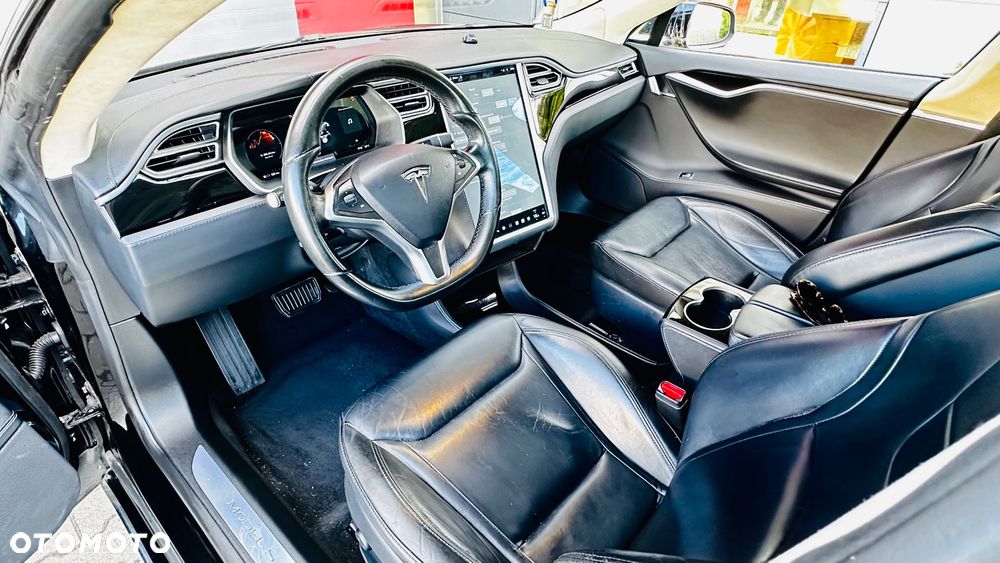 Tesla Model S - 18