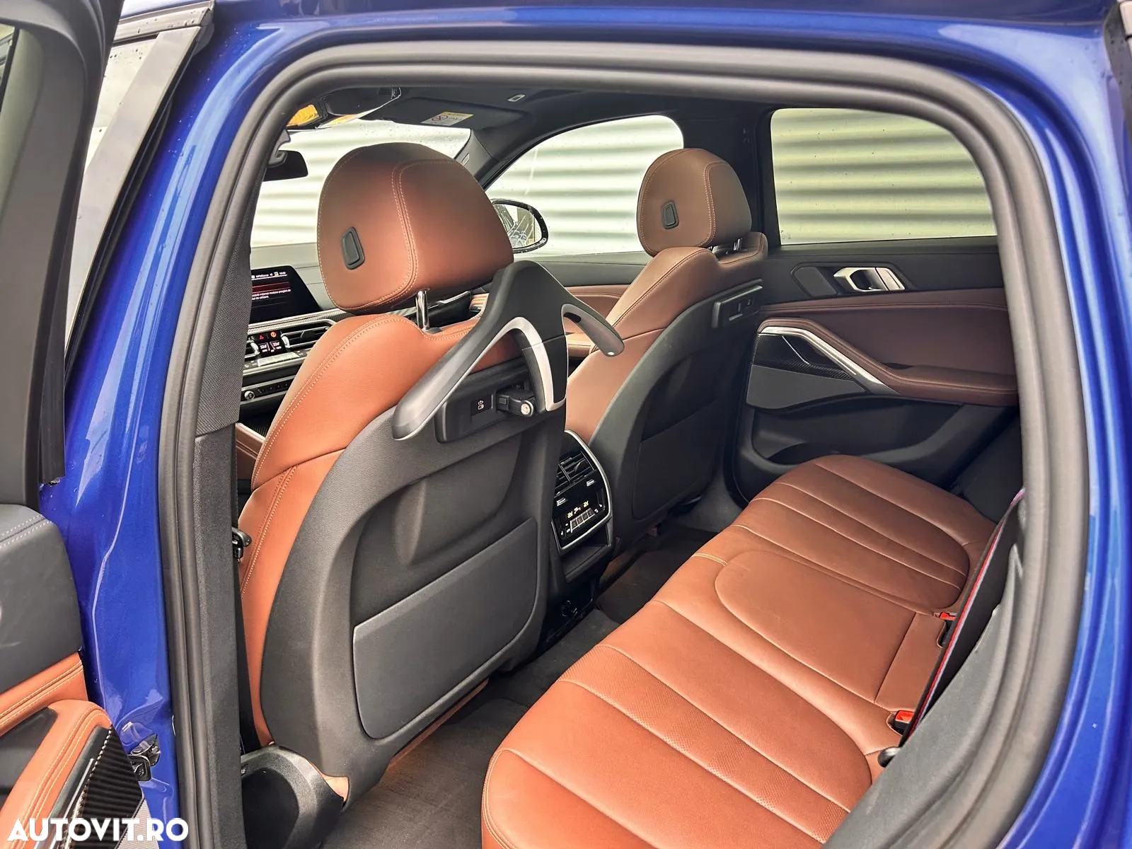 BMW X6 M M50i - 9